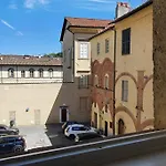 Marilu\'S Home: Apartment Behind San Martino